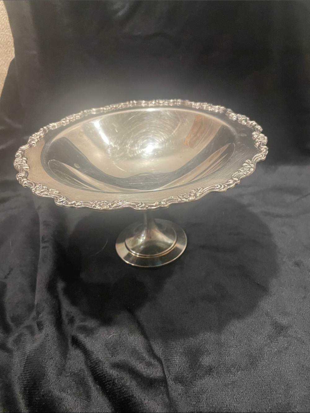 Oneida Silver-Plate Pedestal Compote with Scalloped Rim